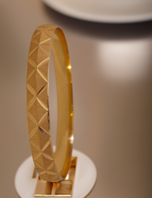 Jewels Kafe One Gram Gold Plated Mens Kada