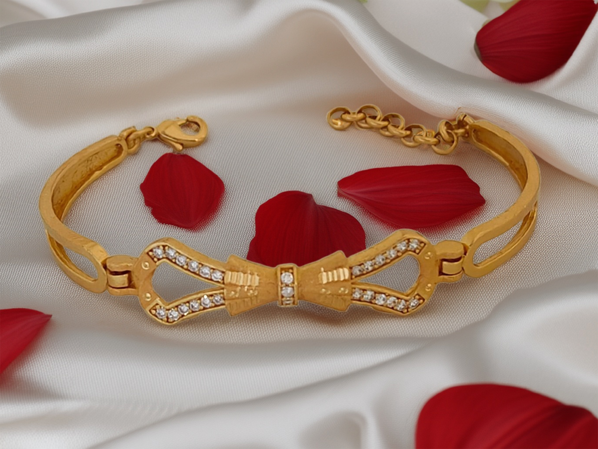 Jewels Kafe Gold Plated Anti-Tarnish Women's Bracelet Main image