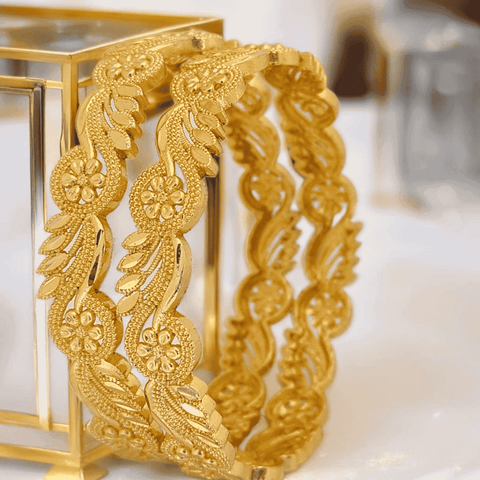 Jewels Kafe Anti-Tarnish Gold Plated Bangle Set