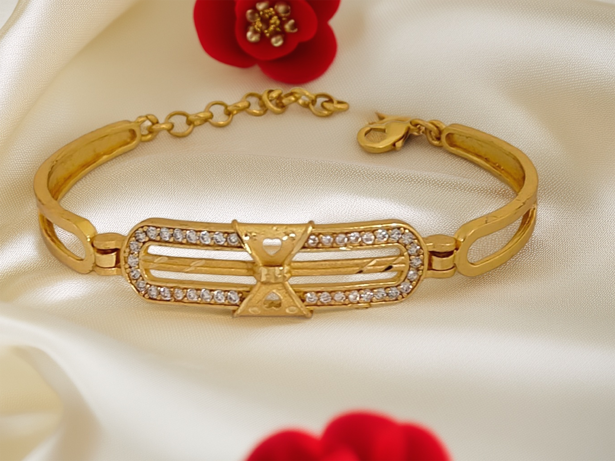 Jewels Kafe Gold Plated Anti-Tarnish Women's Bracelet