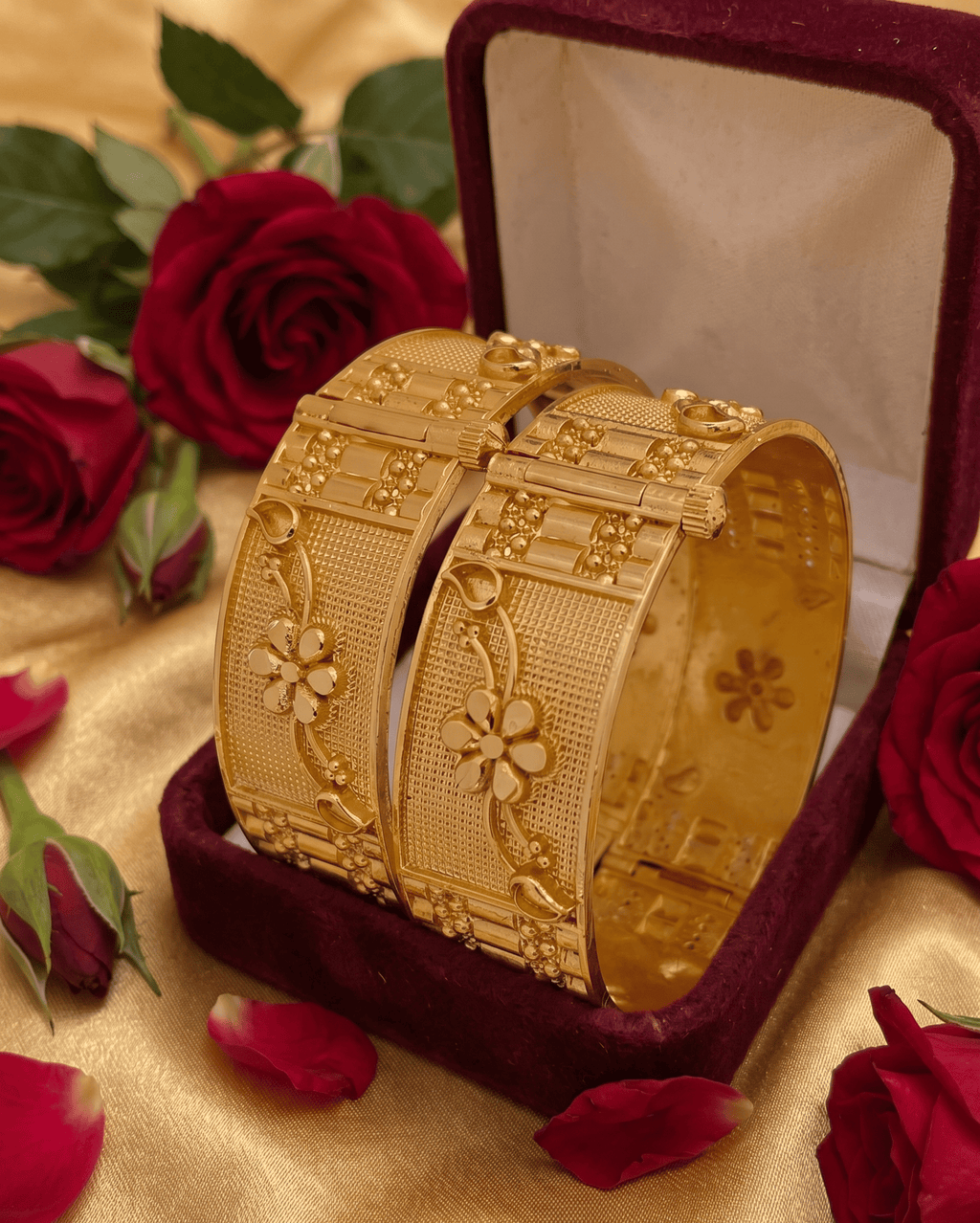 Jewels Kafe™ Premium Anti-Tarnish Gold Plated Screw-Openable Bangles/Kada Set
