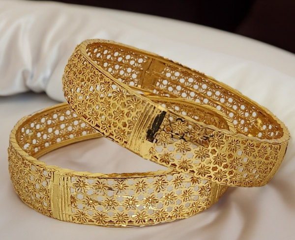 Jewels Kafe Gold Plated Bangle Set