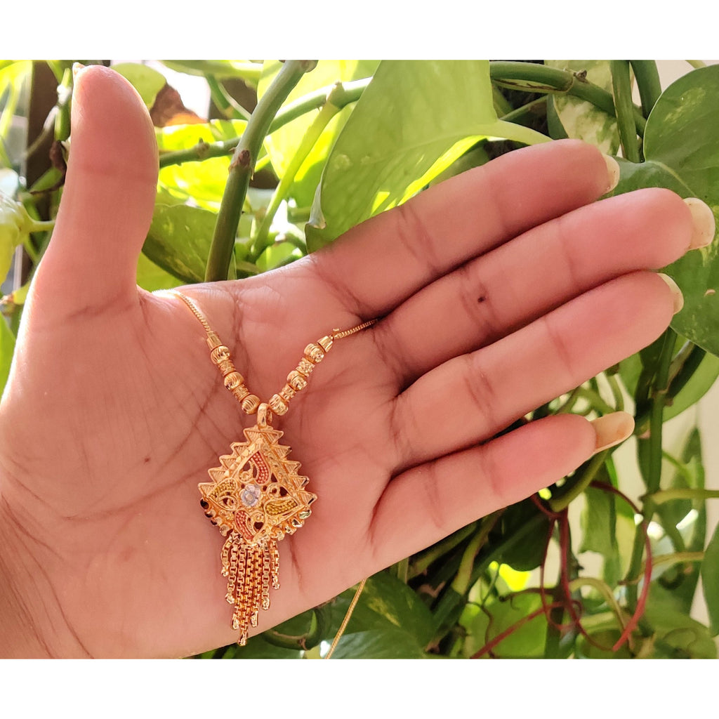 Jewels Kafe Fancy stylish womens Chain Pendant/Necklace