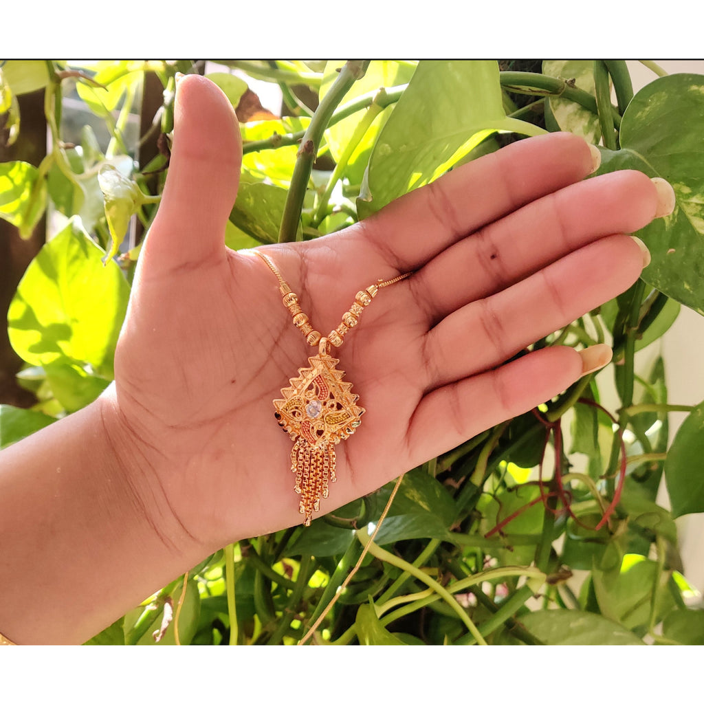 Jewels Kafe Fancy stylish womens Chain Pendant/Necklace