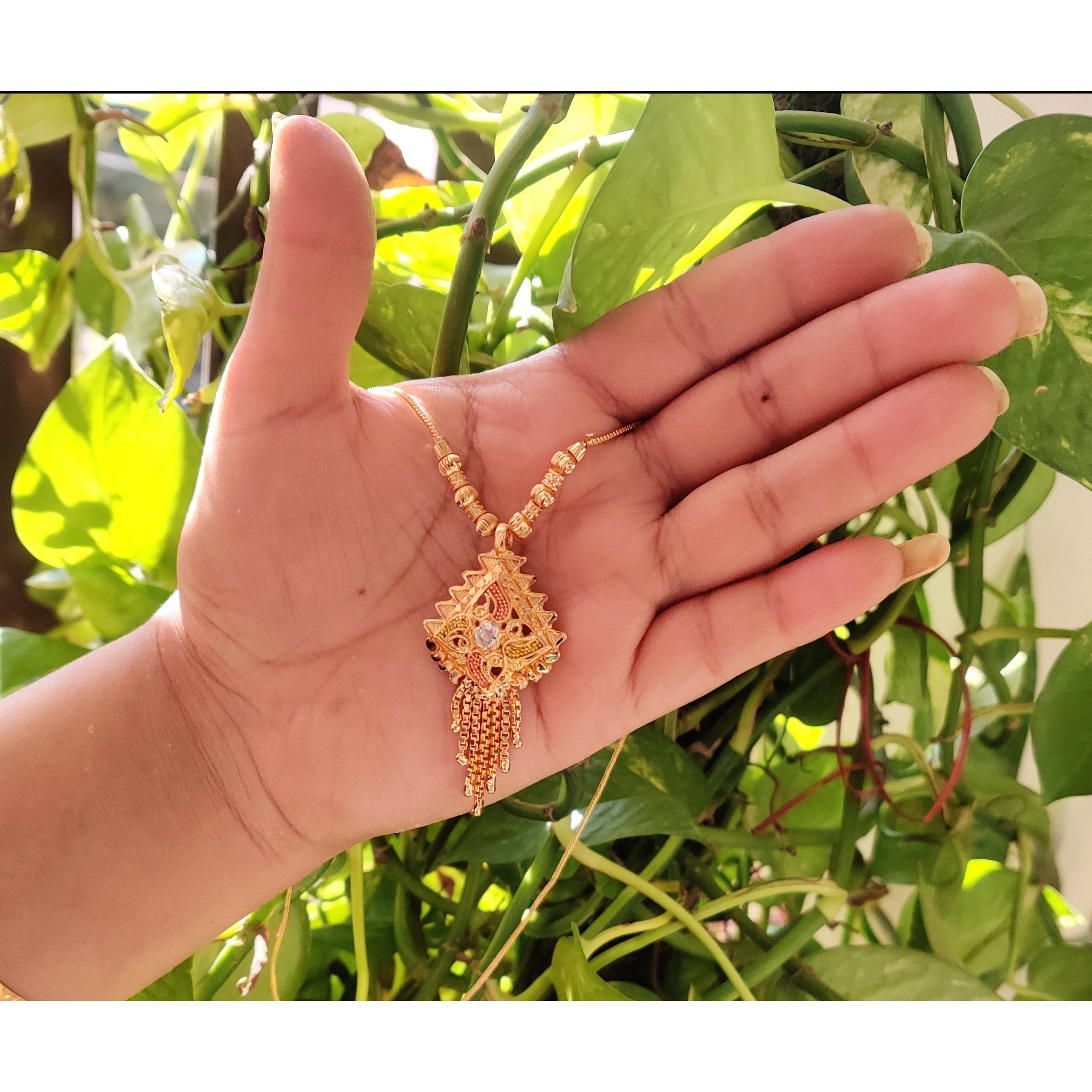 Jewels Kafe Fancy stylish womens Chain Pendant/Necklace