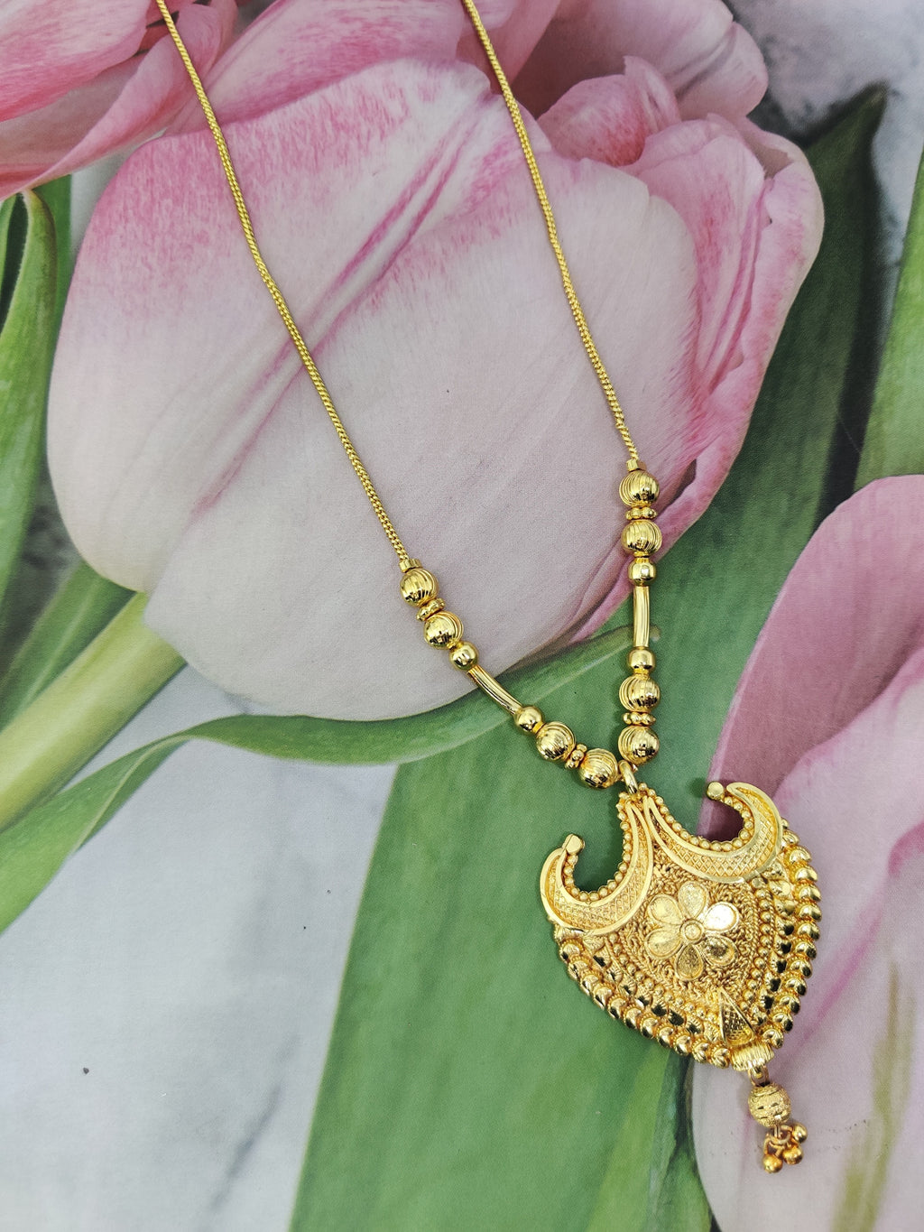 Jewels Kafe Fancy stylish womens Chain Pendant/Necklace